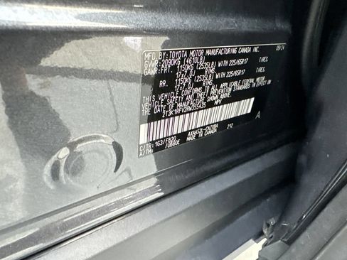 Used 2024 Toyota RAV4 LE FWD image 88