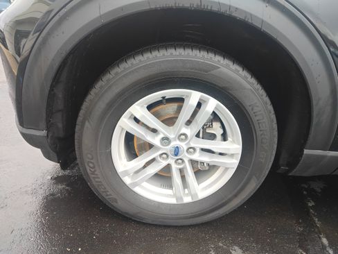 Used 2023 Ford Explorer XLT w/ Equipment Group 202A AWD/4WD image 6