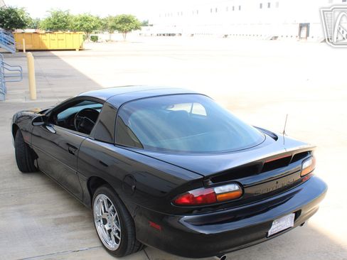 Used 2002 Chevrolet Camaro Z28 w/ SS Performance/Appearance Pkg RWD image 23
