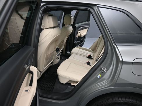 Used 2024 Audi Q5 e Premium Plus w/ Premium Plus Package image 19