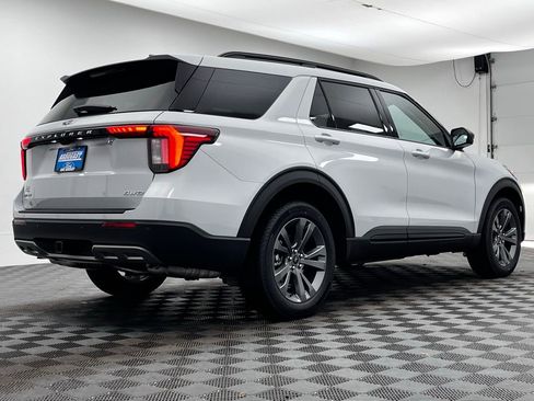 New 2026 Ford Explorer Active w/ Active Comfort Package image 8