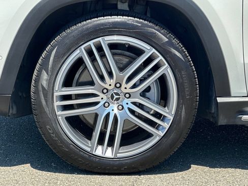 Used 2022 Mercedes-Benz GLS 450 4MATIC image 11
