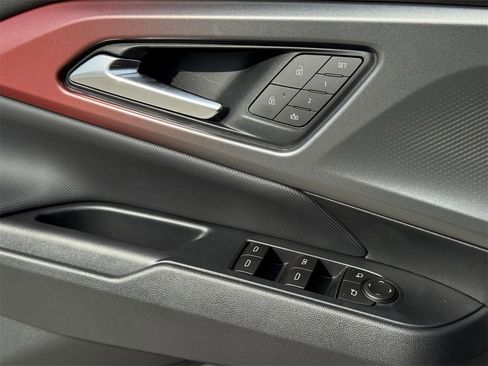 New 2026 Chevrolet Equinox EV RS image 18