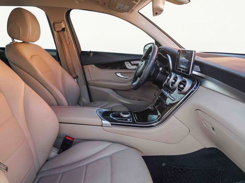 Used 2019 Mercedes-Benz GLC 300 image 17