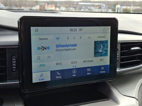 Used 2021 Ford Explorer XLT w/ Equipment Group 202A image 19