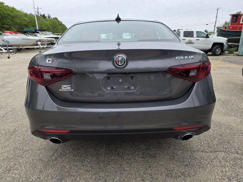 Used 2018 Alfa Romeo Giulia Ti AWD/4WD image 10