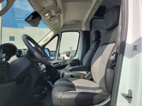 Used 2026 RAM ProMaster 2500 w/ Convenience Group FWD image 11