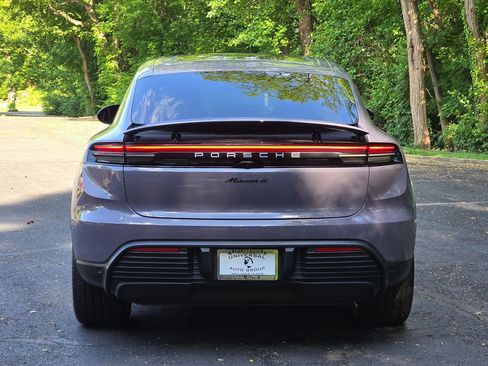 Used 2024 Porsche Macan 4 Electric AWD/4WD image 5