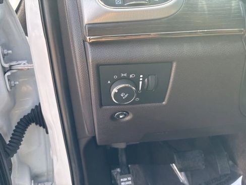 Used 2019 Jeep Grand Cherokee Summit w/ Platinum Series Group image 16