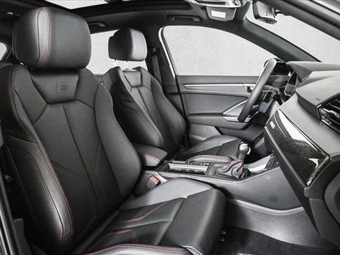 Certified 2025 Audi Q3 2.0T Premium Plus w/ Premium Plus Package image 22