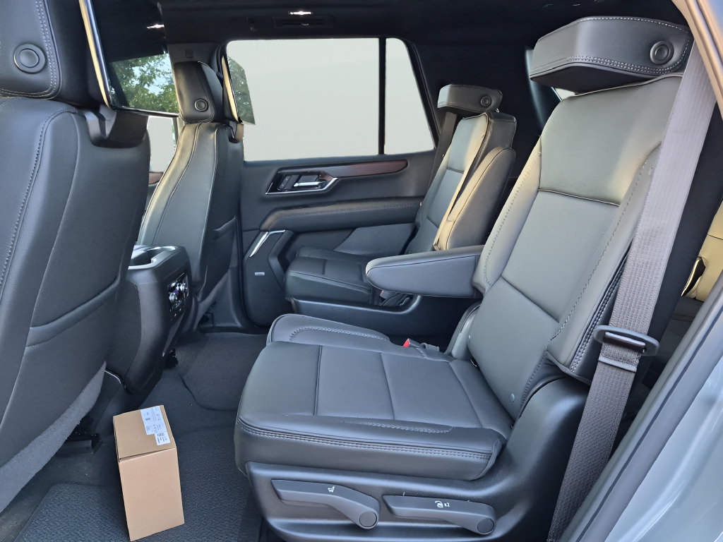 New 2026 GMC Yukon Denali w/ Denali Reserve Package AWD/4WD image 33