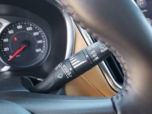 Used 2020 Chevrolet Equinox Premier image 23