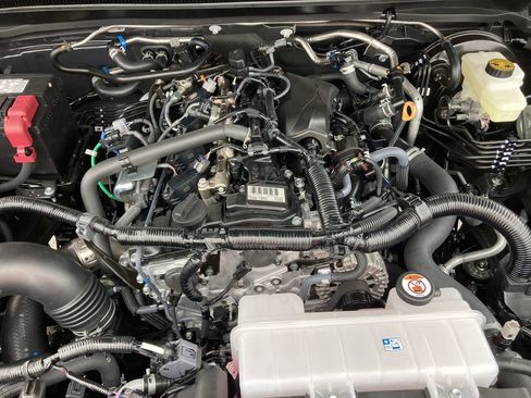 Certified 2026 Toyota Tacoma TRD Off-Road image 18