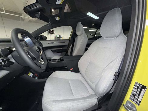 Used 2025 Volvo EX30 Ultra image 2