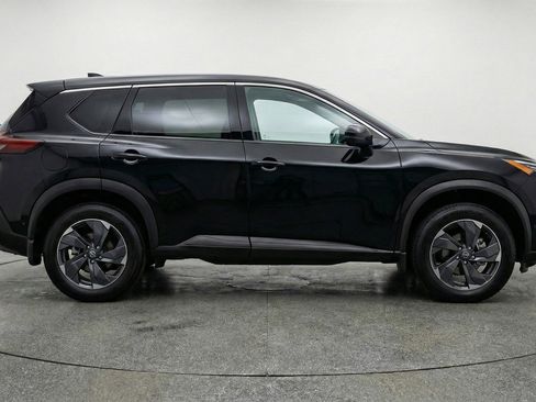Used 2025 Nissan Rogue SV image 11