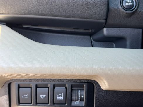 Used 2020 Subaru Ascent Premium w/ Sport Package image 28