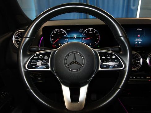 Used 2022 Mercedes-Benz GLB 250 4MATIC image 12