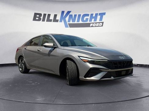 Used 2024 Hyundai Elantra Limited FWD image 7