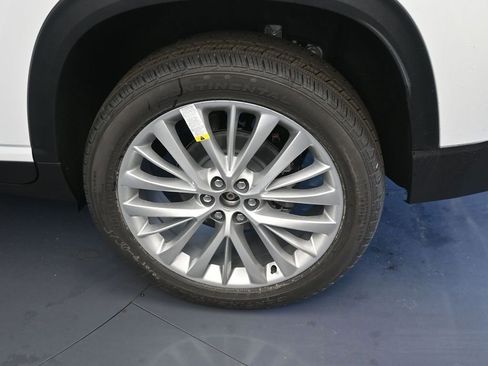 New 2026 Chevrolet Traverse LT image 11