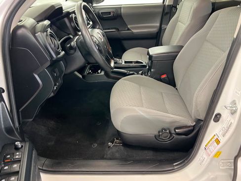 Used 2022 Toyota Tacoma SR w/ SR Convenience Package RWD image 17