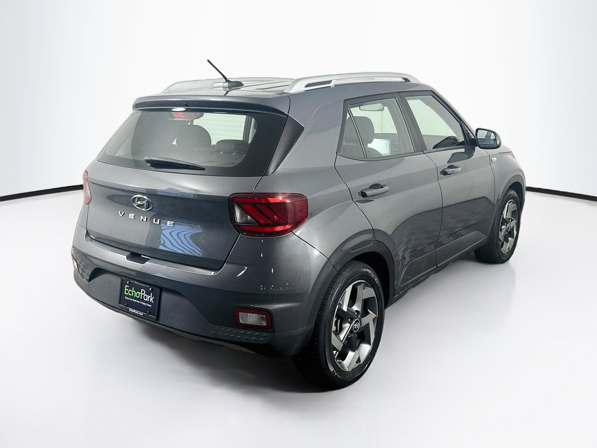 Used 2025 Hyundai Venue SEL FWD image 9