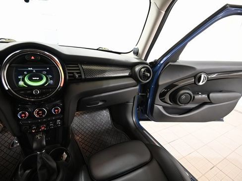 Used 2018 MINI Cooper S image 29