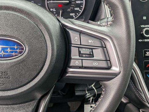 Used 2025 Subaru Outback Premium AWD/4WD image 16