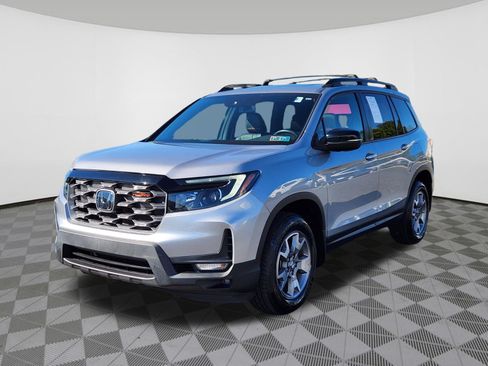 Certified 2023 Honda Passport TrailSport image 2