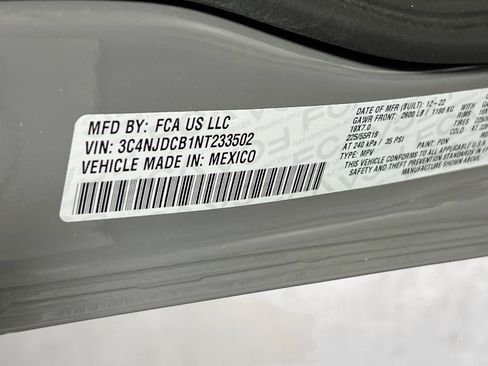 Used 2022 Jeep Compass Limited image 30