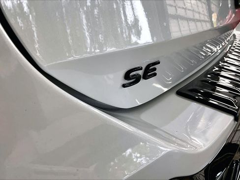 New 2026 Volkswagen Tiguan SE R-Line image 26