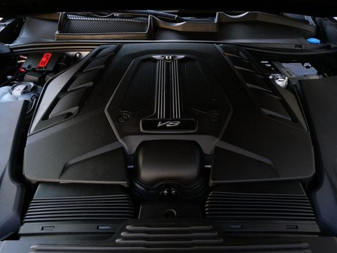 Used 2022 Bentley Bentayga image 27