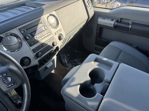 Used 2015 Ford F250 XLT w/ XLT Interior Package image 13
