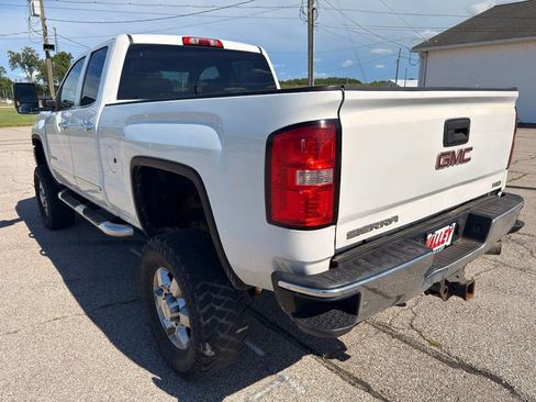 Used 2016 GMC Sierra 2500 SLT w/ Suspension Package, Off-Road AWD/4WD image 10