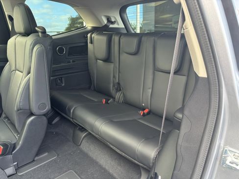 New 2025 Subaru Ascent Limited image 38