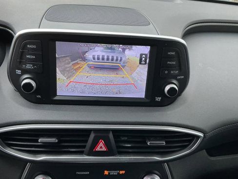 Used 2019 Hyundai Santa Fe SE image 14