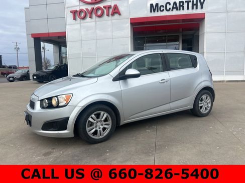 Used 2014 Chevrolet Sonic LT image 9
