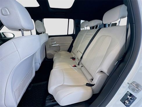 New 2025 Mercedes-Benz GLB 250 GLB 250 image 6