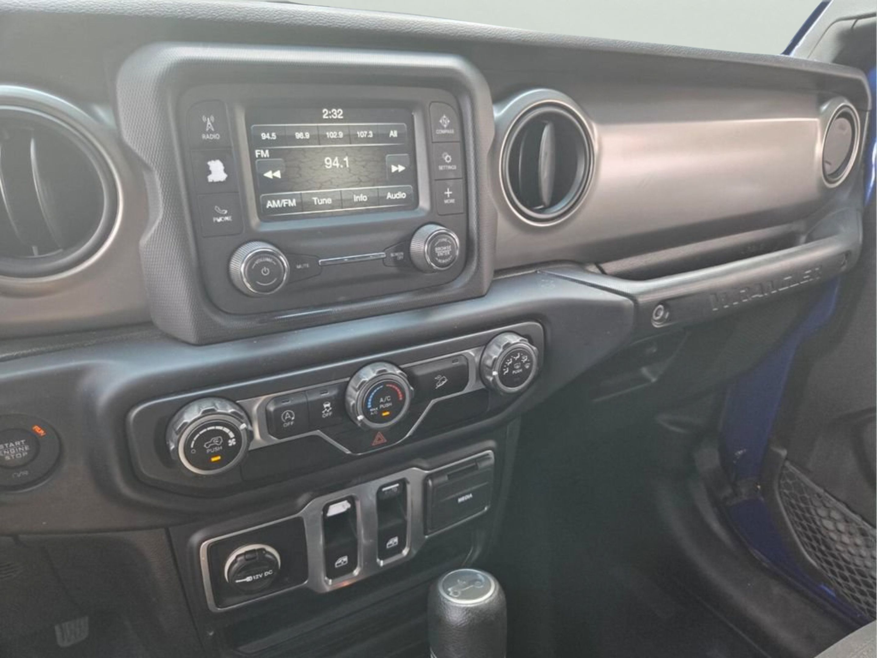 Used 2019 Jeep Wrangler Sport AWD/4WD image 29