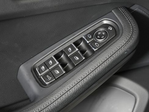 Used 2026 Porsche Macan S AWD/4WD image 18
