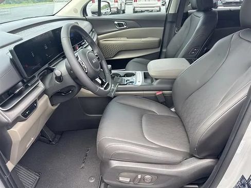 New 2026 Kia Carnival EX FWD image 8