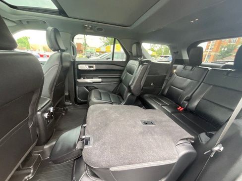 Used 2024 Ford Explorer Limited w/ Limited Technology Package AWD/4WD image 35
