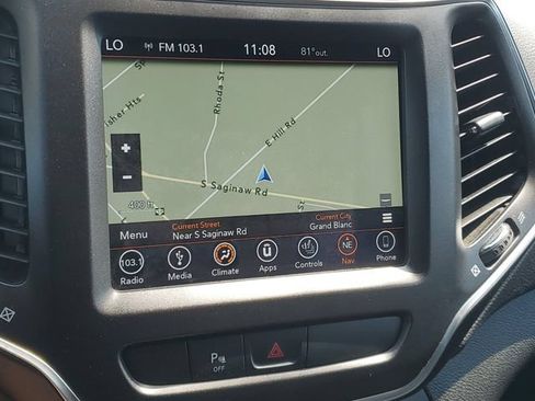 Used 2019 Jeep Cherokee Trailhawk w/ Comfort & Convenience Group AWD/4WD image 27