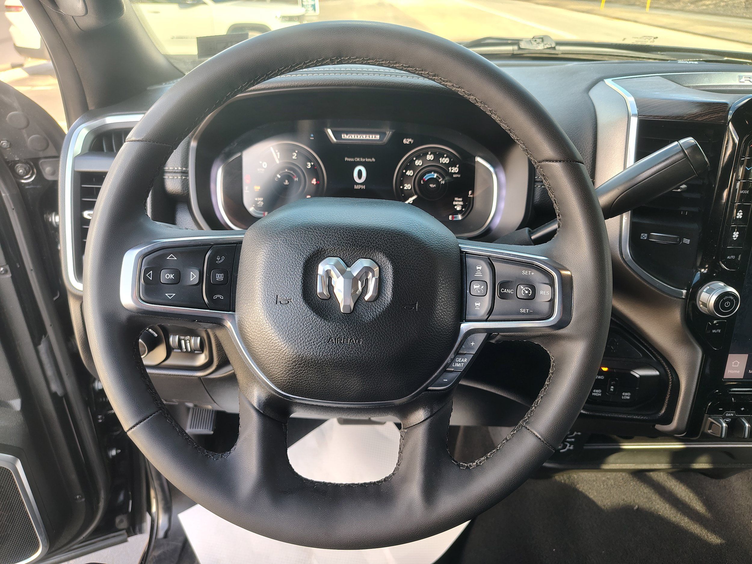 Used 2026 RAM 2500 Laramie AWD/4WD image 30
