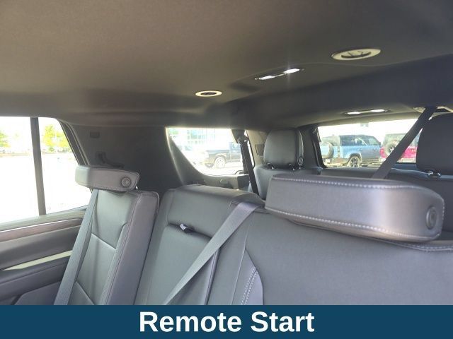 Used 2023 Chevrolet Tahoe LT w/ Luxury Package AWD/4WD image 15
