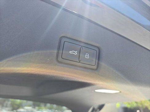 Used 2025 Audi Q5 Prestige AWD/4WD image 16