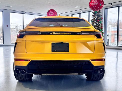 Used 2021 Lamborghini Urus image 18