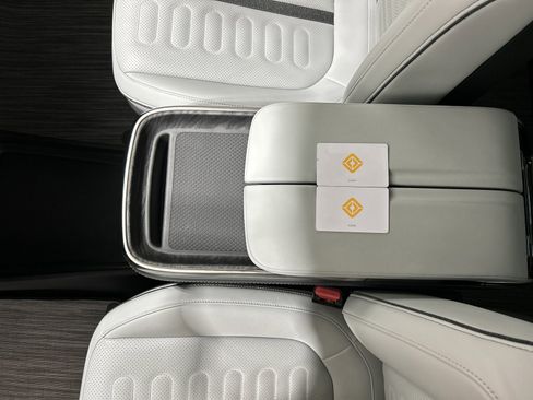 Used 2022 Rivian R1T Adventure AWD/4WD image 29