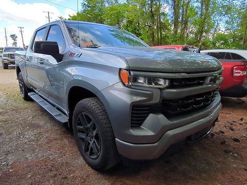 Used 2024 Chevrolet Silverado 1500 RST w/ Z71 Off-Road Package AWD/4WD image 4