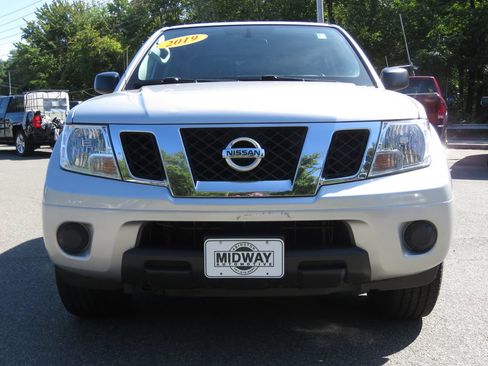 Used 2019 Nissan Frontier SV AWD/4WD image 2