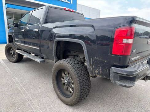 Used 2017 GMC Sierra 2500 SLT w/ All Terrain HD Package AWD/4WD image 5